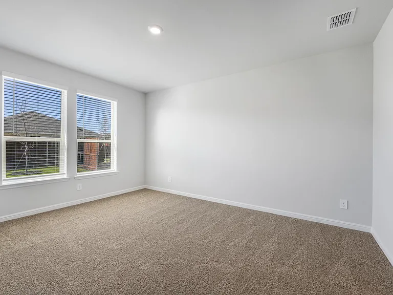 110 Daffodil Ln — Photo 2