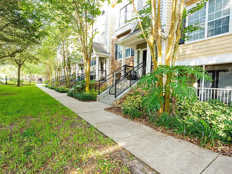 10420 McKinley Dr — Photo 34