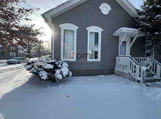 912 Chicago St, La Porte, IN 46350