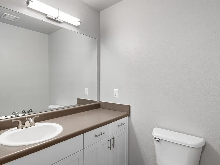 Sherwood Village Apartments — Photo 32
