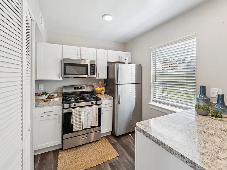 Staples Mill Townhomes — Photo 17