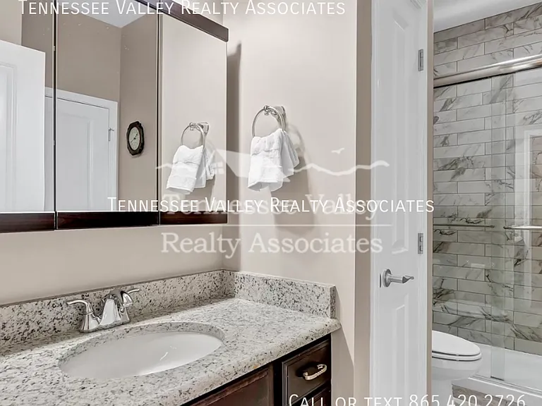 7013 Pemmbrooke Shire Ln — Photo 4