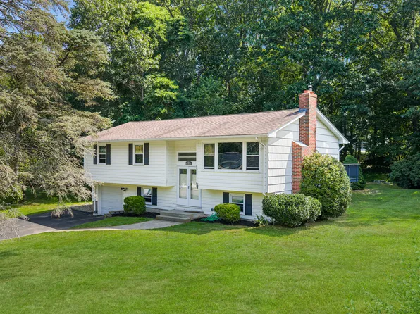 22 West Drive, Ledyard, CT 06335