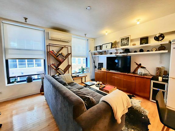 2nd image of 138 Fulton St APT 4B