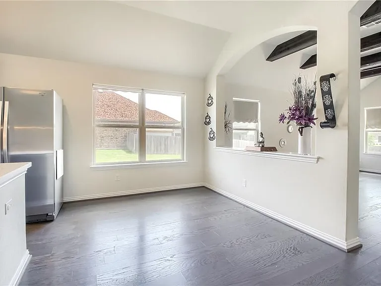 2813 Waterson St — Photo 12