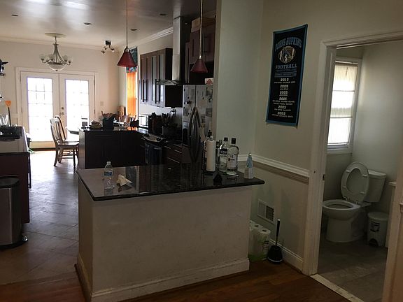 3rd image of 2318 Catharine St #2318