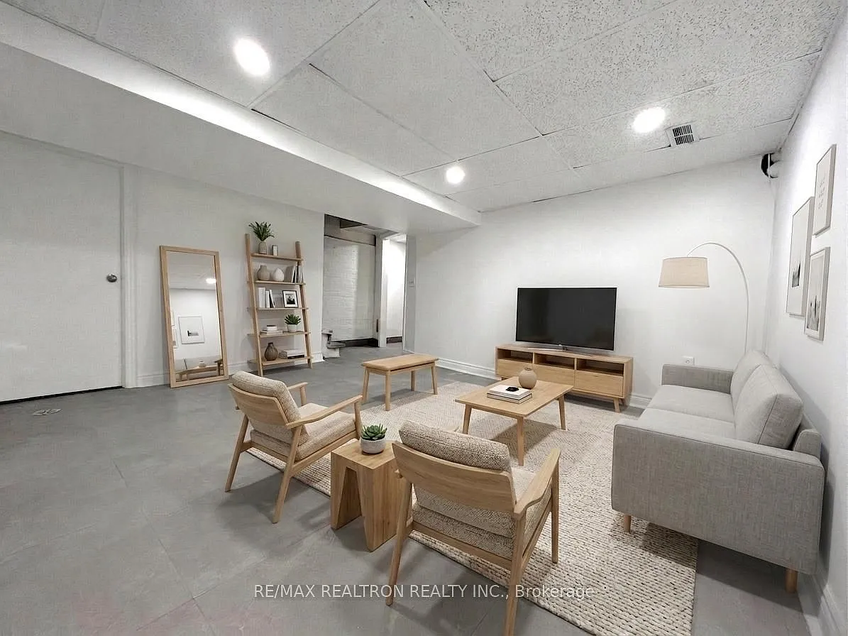 2 bed, $1,600 — Photo 3