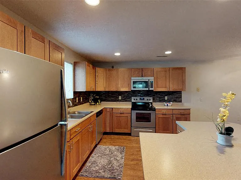 Oxbow Park Apartments — Photo 57