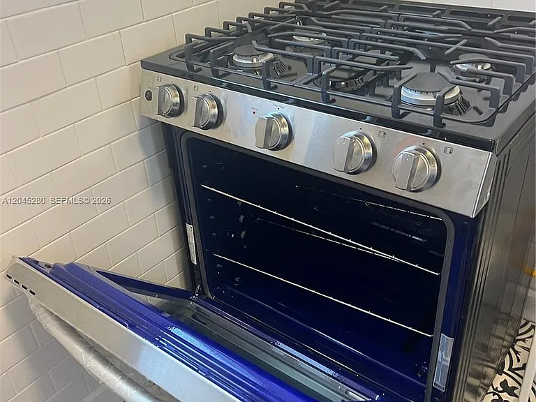 7720 Harding Ave #8 — Photo 20