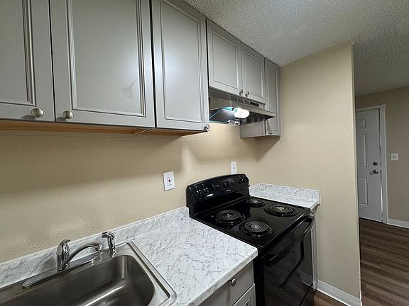 4th image of 15121 Washington Ave SW APT 8