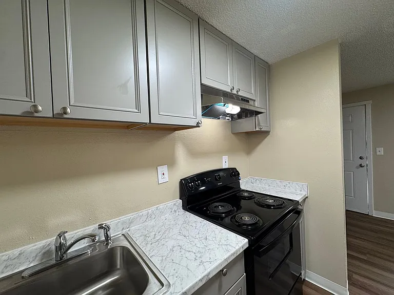 John Mark Apartments — Photo 4