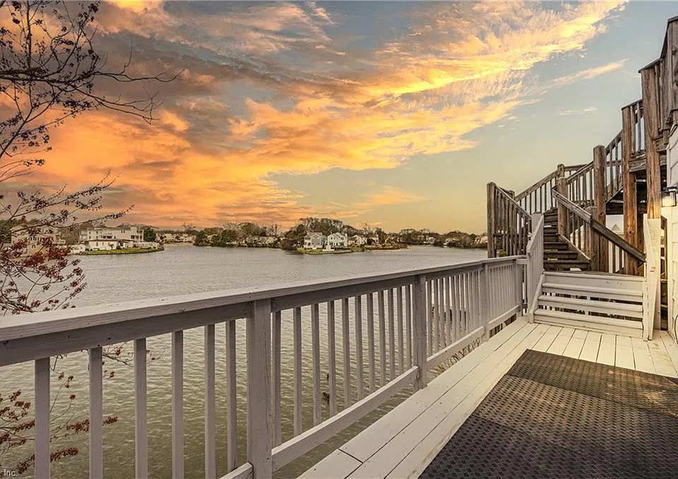209 Lake Dr