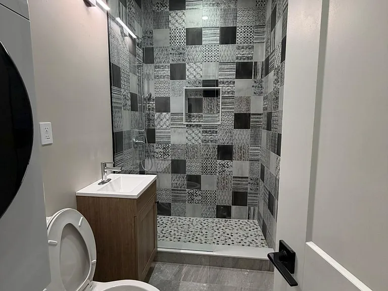 234 Lakeshore Rd E #1 — Photo 9