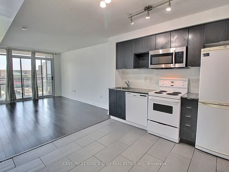 15 Fort York Blvd #711 — Photo 5