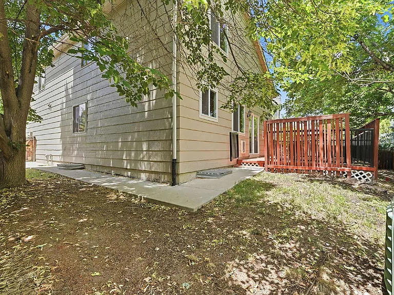 17624 Peyton Dr — Photo 29