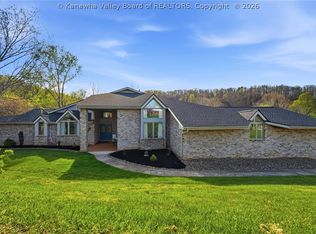 138 Deerfield Dr, Winfield, WV