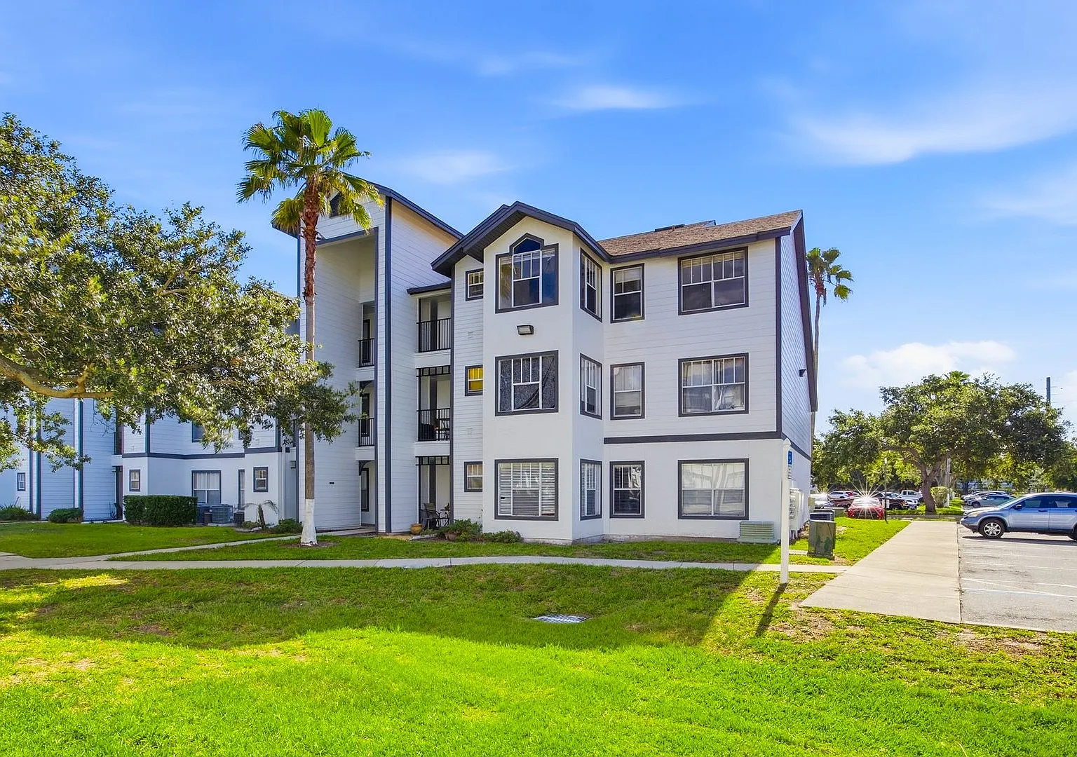 Recently Renovated. 2 bedroom and 2 bath condo at Villa del Sol — Photo 1