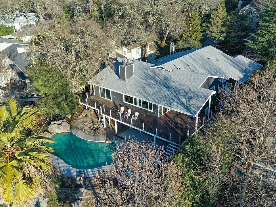1st image of 13718 Forest Park Cir