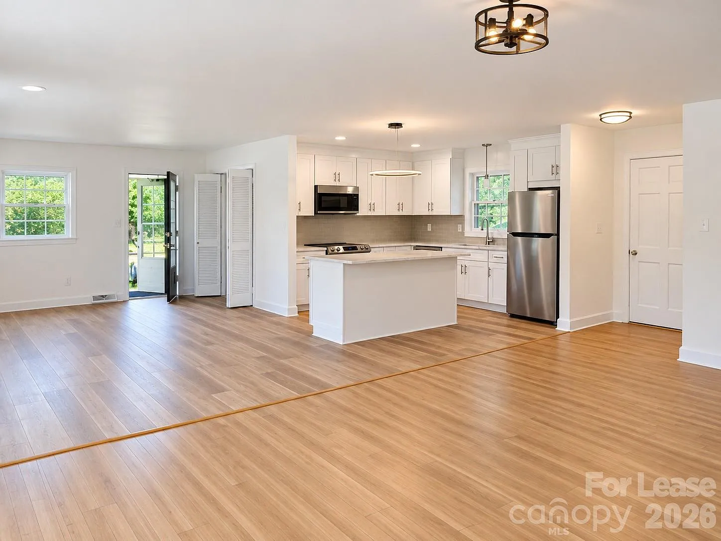 3 bed, 1.5 bath, 1409 sqft, $2,250 — Photo 4