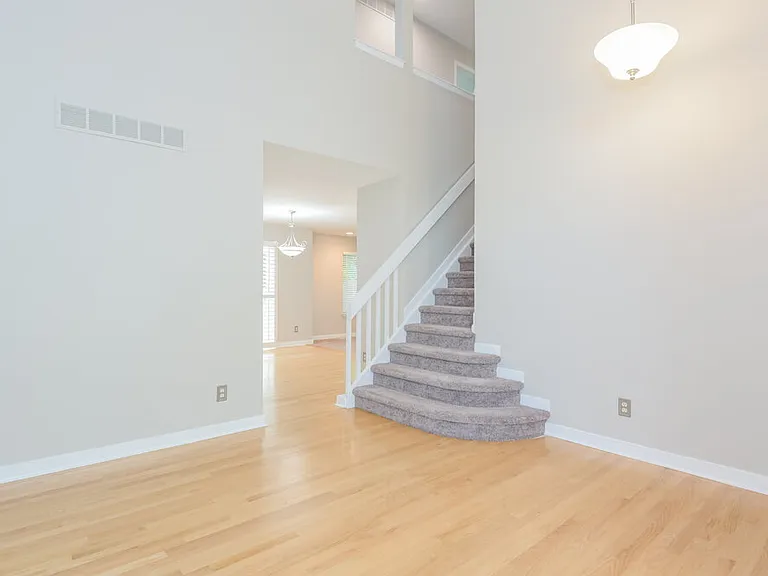 10319 Woodrose Ln — Photo 8