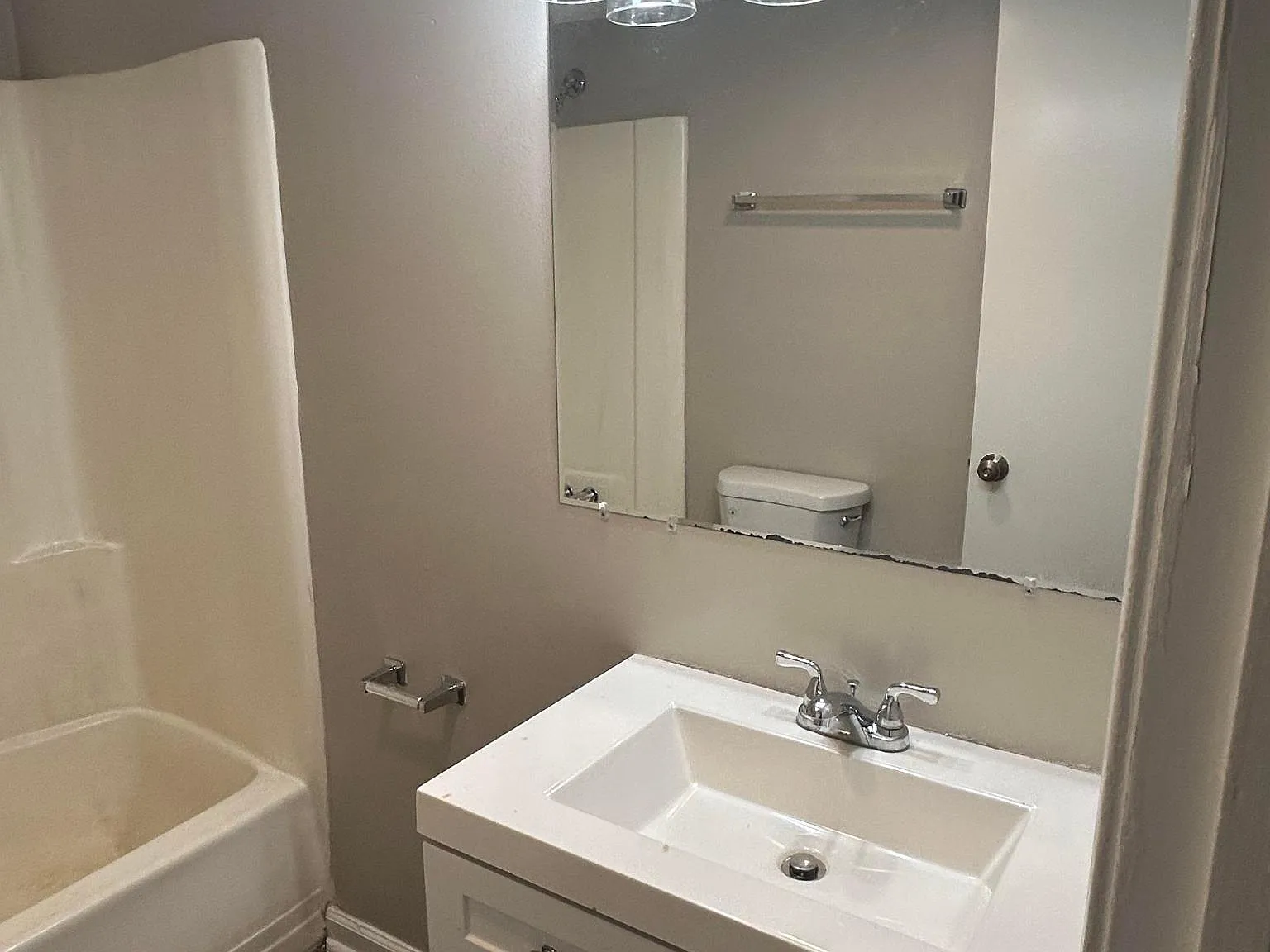 1 bed, 600 sqft, $700 — Photo 3