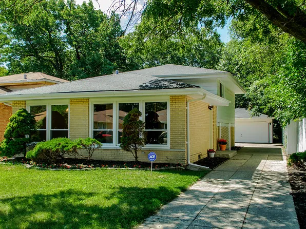 925 E 148th St, Dolton, IL 60419