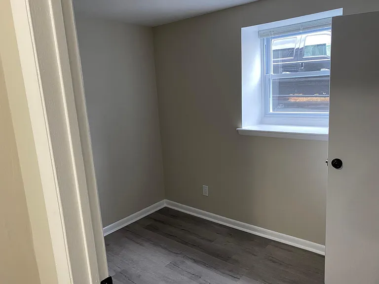 315 Holmes Rd #1A — Photo 7