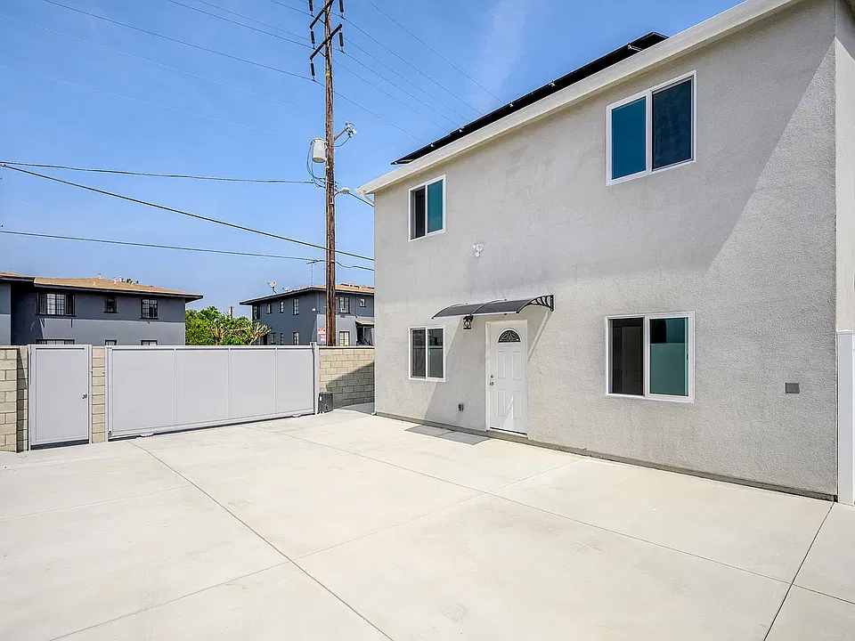 6647 Fair Ave
