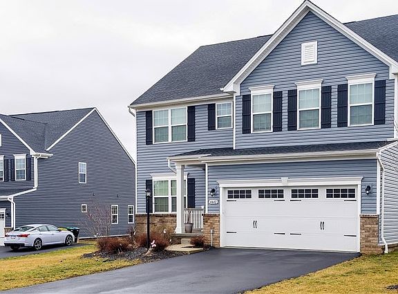 3rd image of 4442 Yorktown Dr