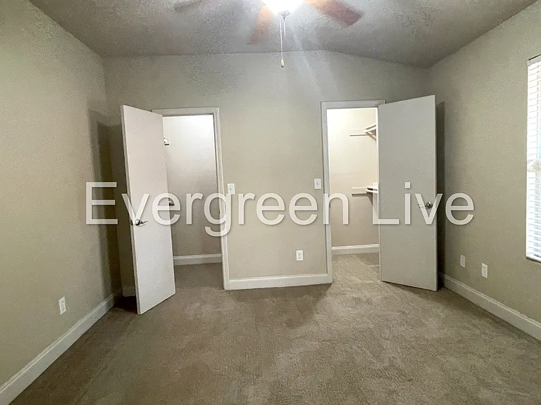 111 Barnsbury Ct — Photo 15