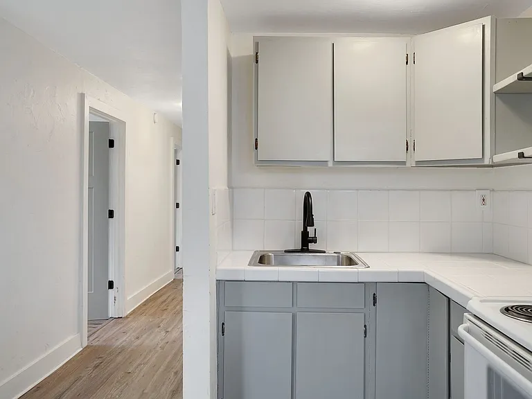 1204 Commercial St NE — Photo 9