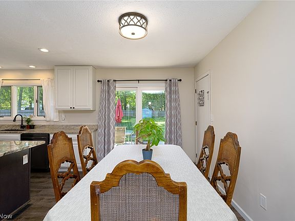 3rd image of 26943 Southwood Ln