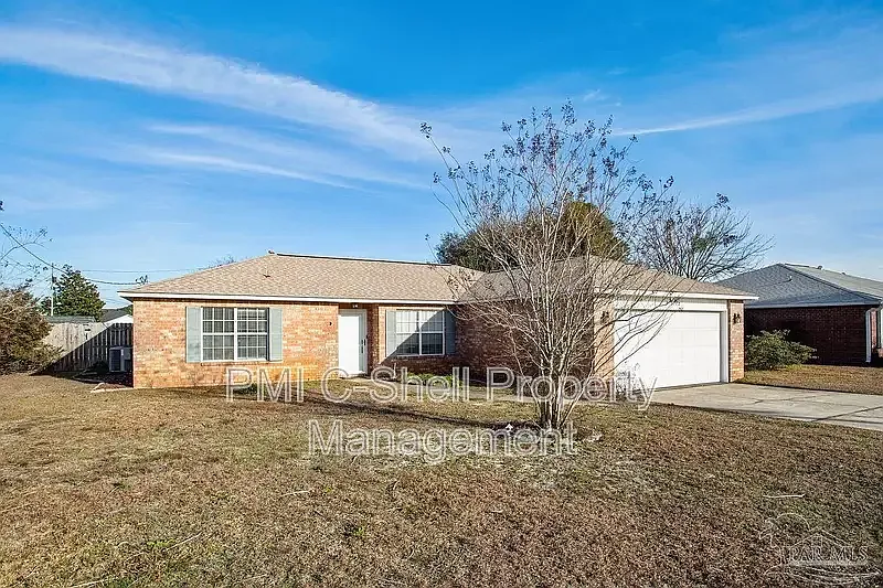 3 bed, 2.0 bath, 1423 sqft, $1,695 — Photo 1