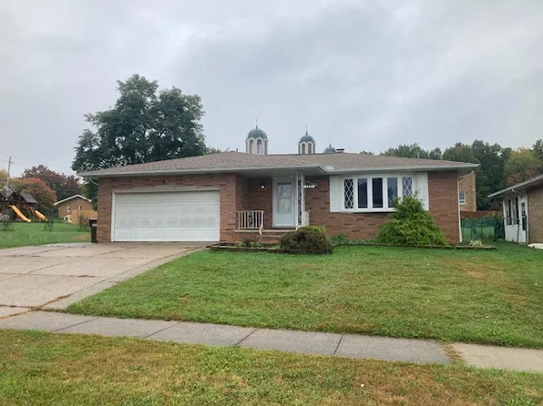 1201 Winchester Dr, Parma, OH 44134