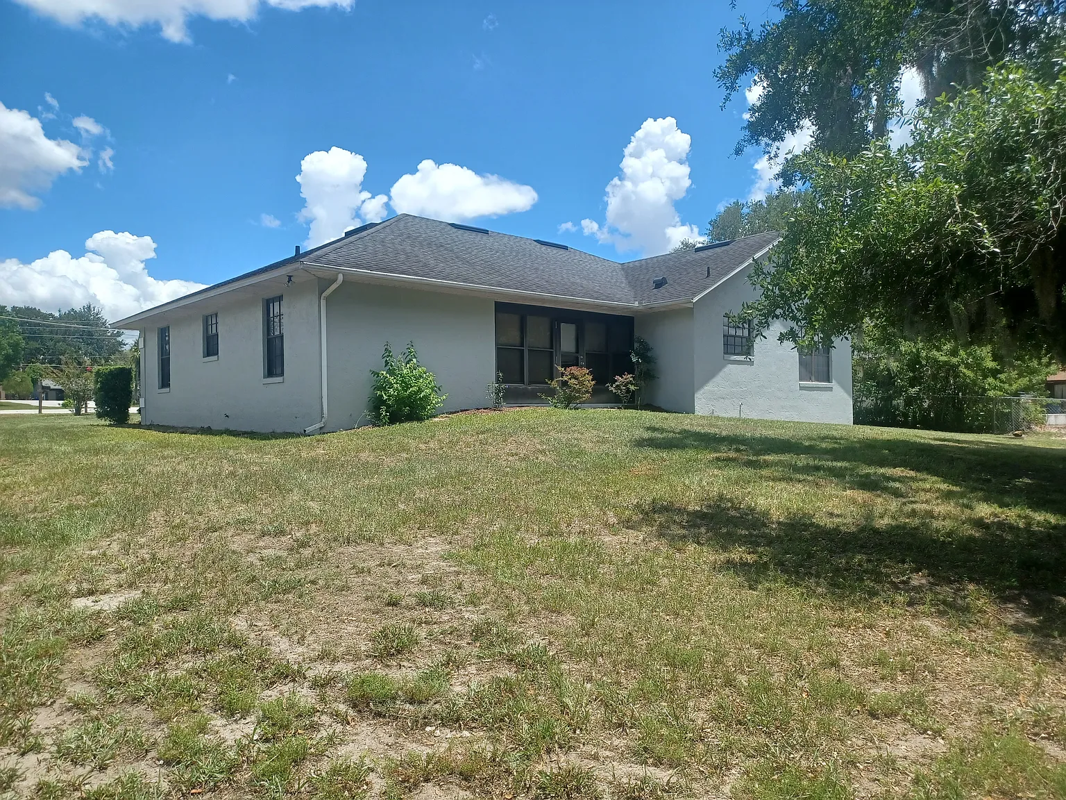 3 bed, 1495 sqft, $1,925 — Photo 2