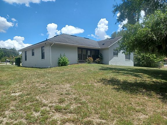 2nd image of 805 Velma Ct