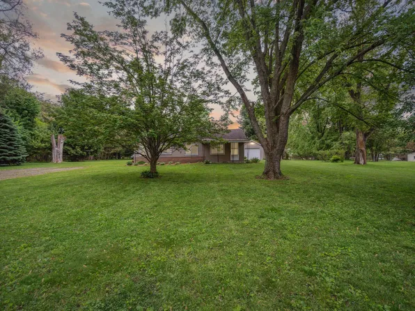 5277 Kay Dr, Jackson, MI 49203