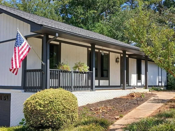 4268 Smithsonia Ct, Tucker, GA 30084
