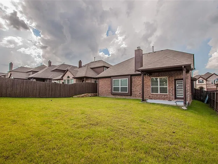 2440 Kingsgate Dr — Photo 20