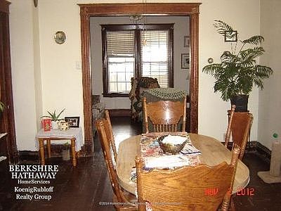 2nd image of 19 E 23rd St