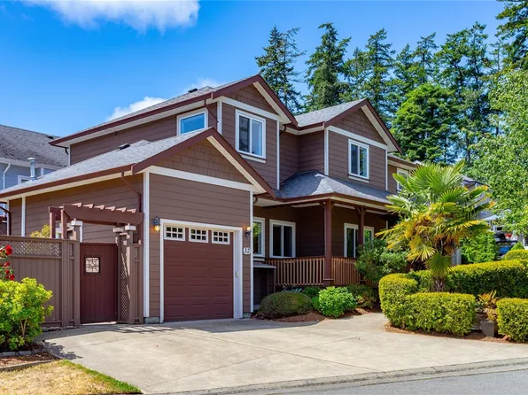 32 Stoneridge Dr, View Royal, BC V9B 6M4