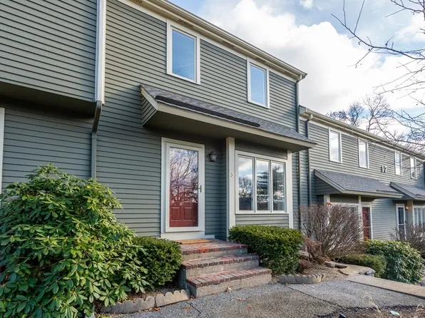 17 Deer Path APT 3, Maynard, MA 01754