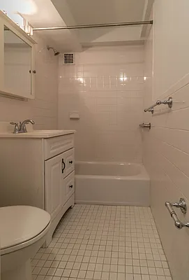 Rented by Level Group | media 9
