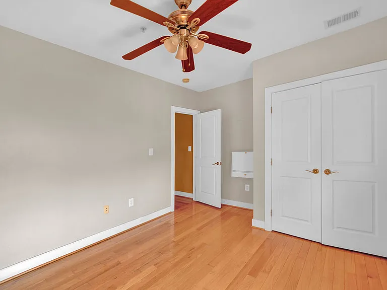 1301 Adams St NE #C — Photo 8