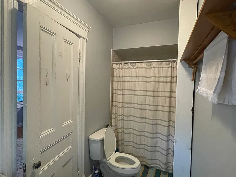 188 Tremper Ave #B — Photo 10