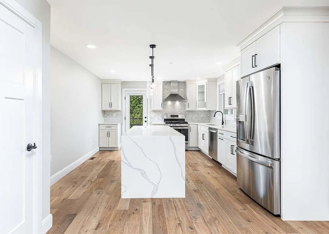 4 bed, 2989 sqft, $5,500 — Photo 3
