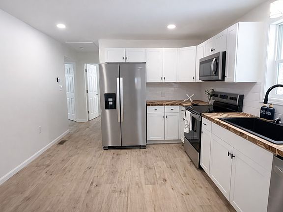 5th image of 587 Harolds Branch Rd