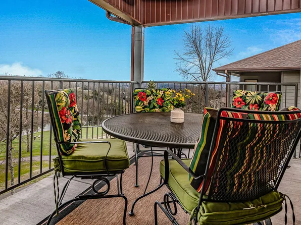 1051 Golf Dr #6, Reeds Spring, MO 65737