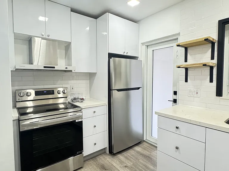 1413 SW 20th St #1 — Photo 1