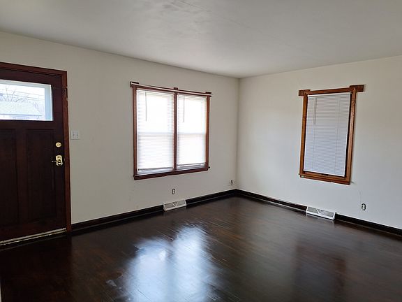 3rd image of 518 Westminster Ave